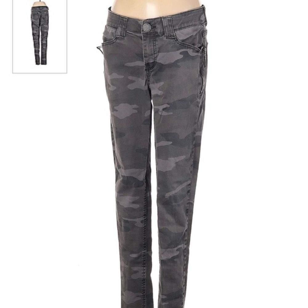 Democracy “Ab” technology camo jeans pants size 4